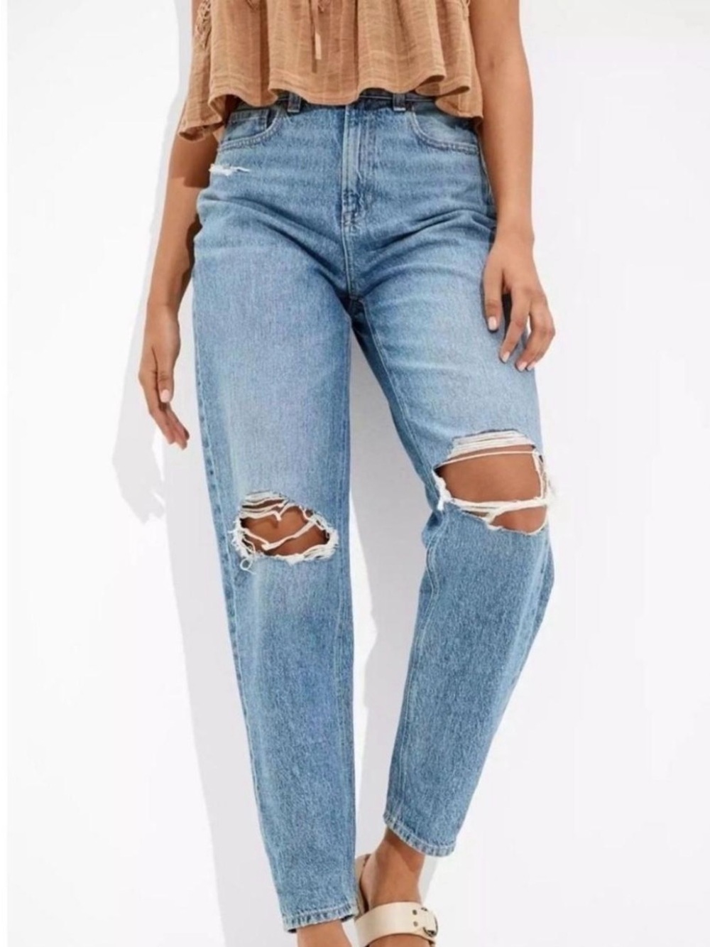 American Eagle Ripped Mom Jeans Size 8 100% Cotton
